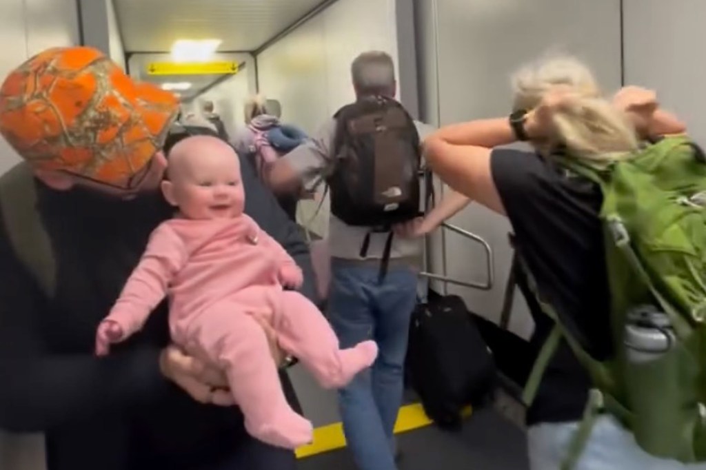 crying children on the plane apologizing for passengers